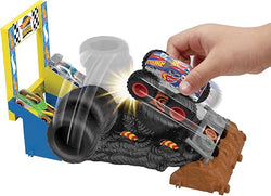 Hot Wheels - Hot Wheels Monster Trucks Arena degli Scontri Sfida Collisione Acrobatica, Playset con truck giocattolo in scala 1:64 e 1 macchinina da demolire, giocattolo per bambini 4+ Anni, HNB89