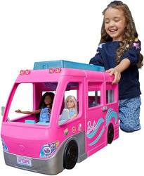 Barbie-Camper dei Sogni Playset con Veicolo, con Ruote, Piscina, Scivolo, 7 Aree Gioco e Oltre 60 Accessori da Campeggio, Giocattolo per Bambini 3+ Anni, HCD46